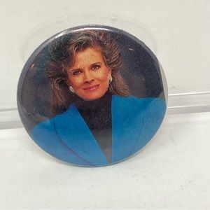Candice Bergen • Button Pin